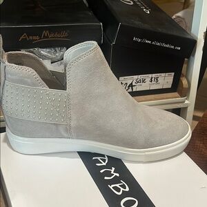 Steve Madden Gray Sneakers with Suede Finish